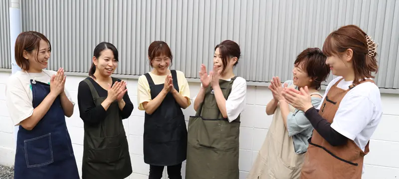 スタッフの作業風景画像